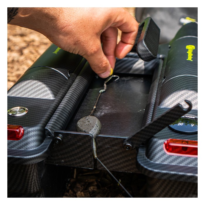 RidgeMonkey Hunter 750 Fishing Bait Boat Close Up 13