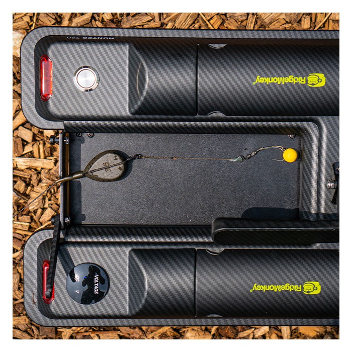 RidgeMonkey Hunter 750 Fishing Bait Boat Close Up 14