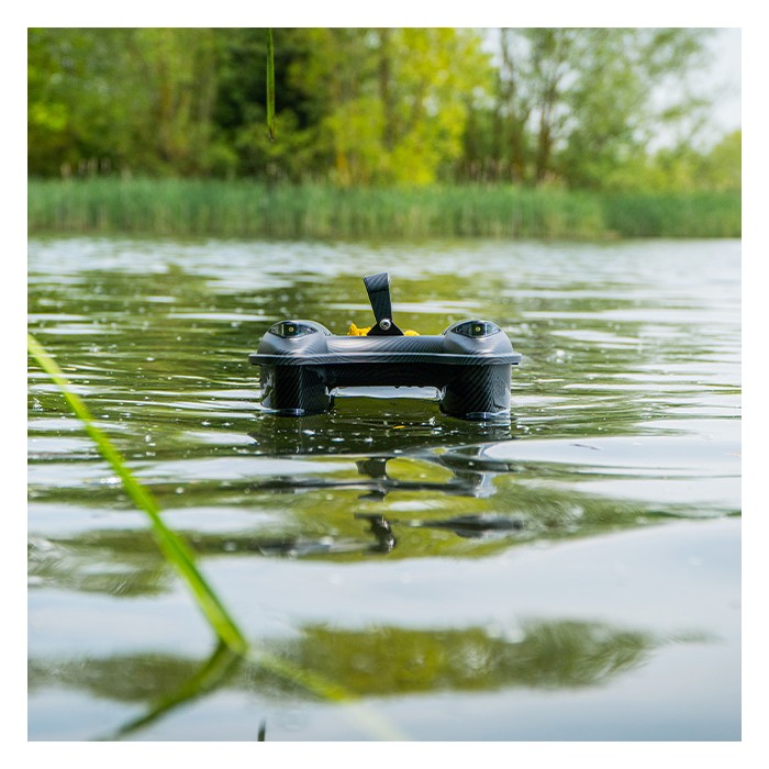 RidgeMonkey Hunter 750 Fishing Bait Boat Close Up 21