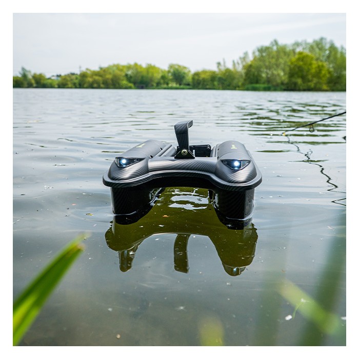 RidgeMonkey Hunter 750 Fishing Bait Boat Close Up 23