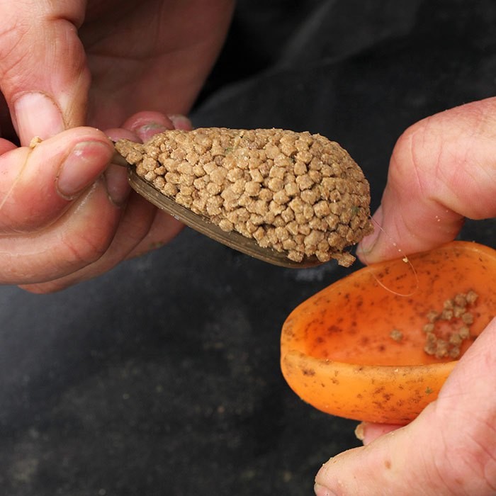 Drennan In Line Flat Method Fishing Feeder In Use 1