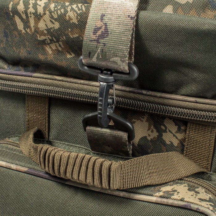 Nash Subterfuge Hi-Protect Fishing Carryall Large Clip