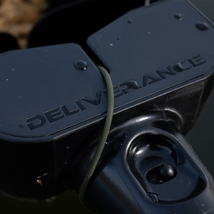 Nash Bushwhacker Baiting Pole System 15m Lifestyle  8