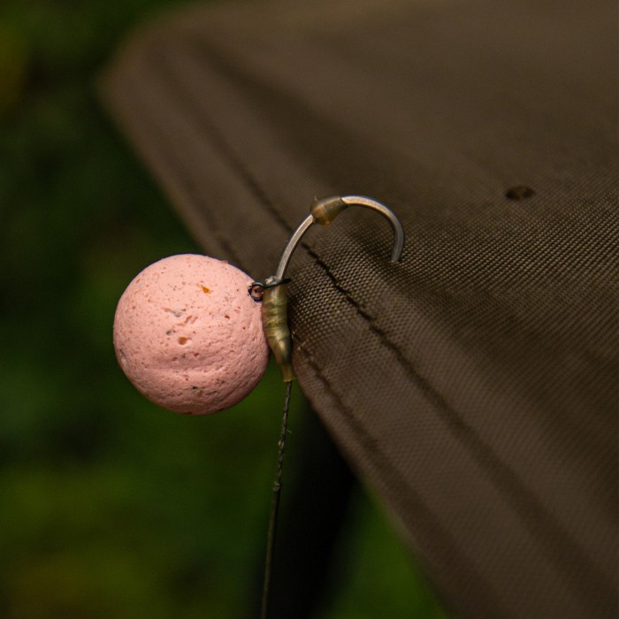 Nash Instant Action Strawberry Crush Boilies In Use