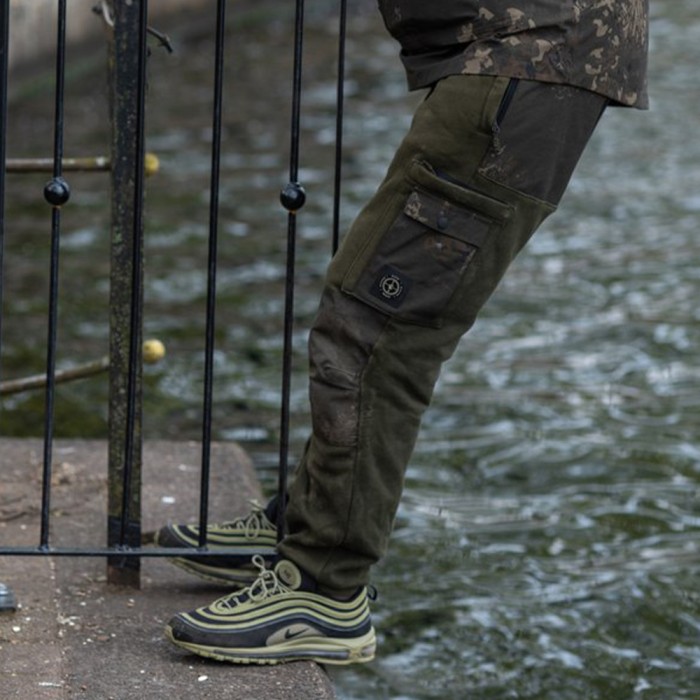 Nash Scope HD Joggers In Use 1