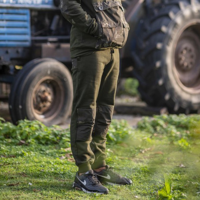 Nash Scope HD Joggers In Use 2