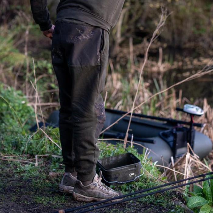 Nash Scope HD Joggers In Use 3