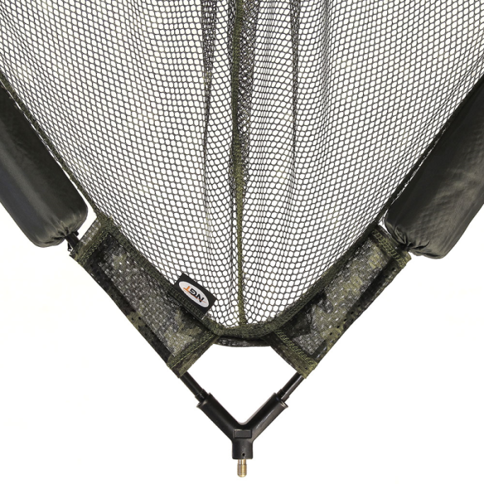 NGT 42" Specimen Dual Net Float System - Camo Mesh Net with Metal 'V' Block & Stink Bag Close Up