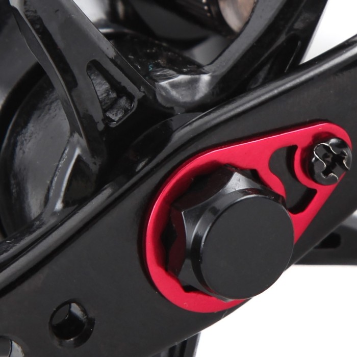 Okuma Ceymar LP Baitcaster C-266WLX Left Hand Close Up Handle Knob