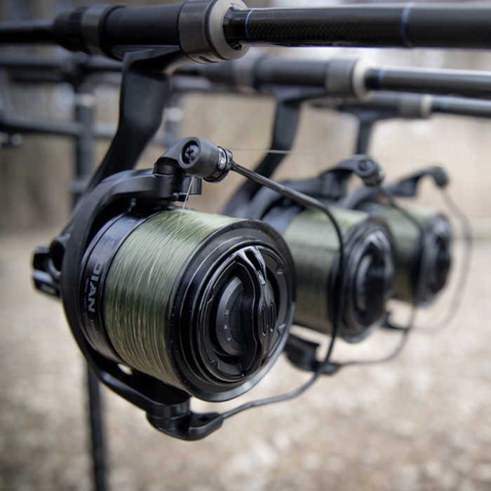 Okuma Obsidian Carp Reel + Spare Spool 3