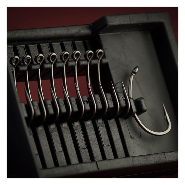 OMC Colne V Needle Point Curve Hooks Barbed Close Up 5