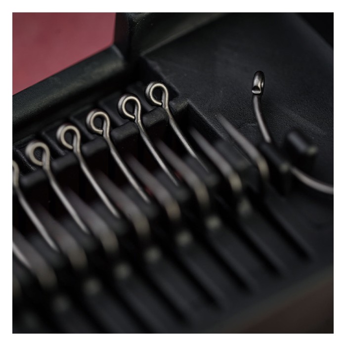 OMC Colne V Needle Point Curve Hooks Barbed Close Up 6