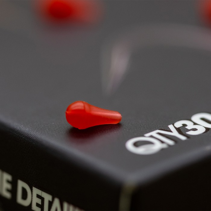 OMC Dazzlers Blood Red Long Distance Fishing Hook Bead Close Up 1