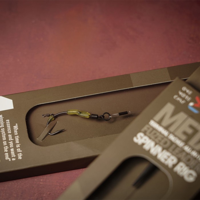 OMC Meta All-In-1 Fuzed Leader Lead Clip Cornaliner Spinner Rig Close Up 1