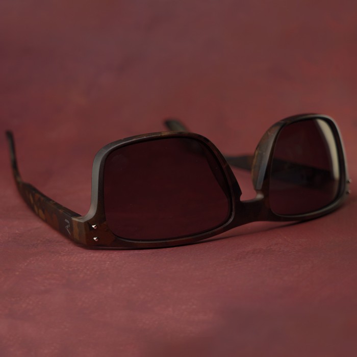 OMC Peeka Boo Sunglasses 13