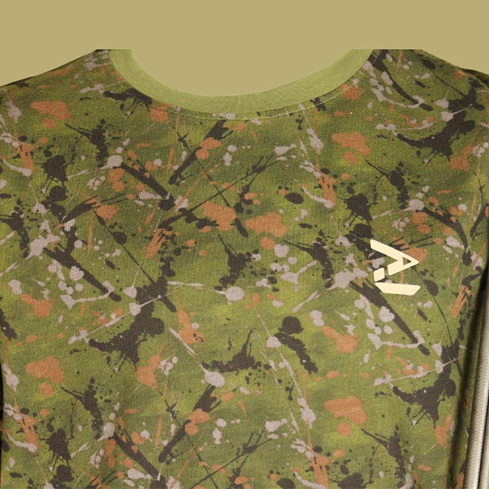 OMC Signature Splash Camo Fishing T-Shirt Close Up