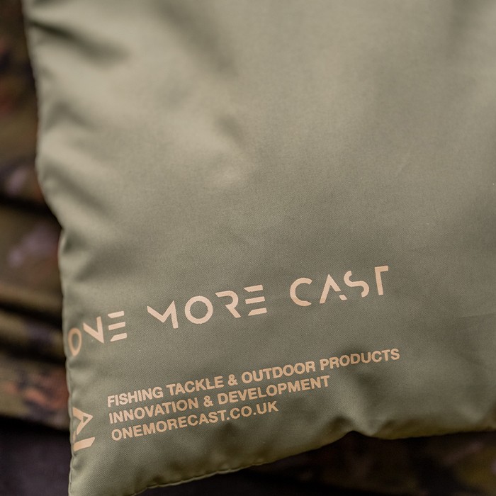 OMC Water Repellent Centre Half Camo Fishing Scarf Close Up 2