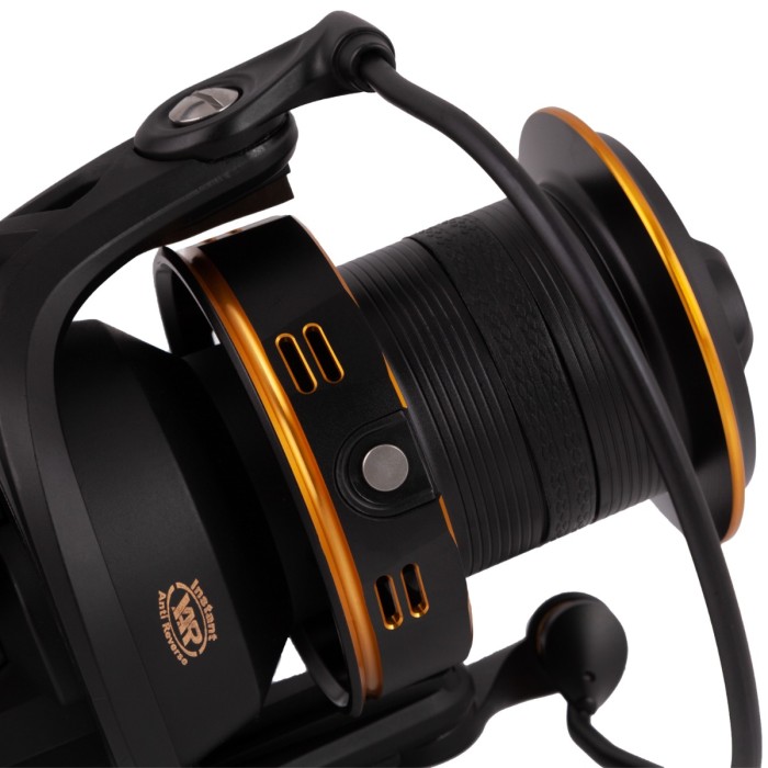 Penn Rival Longcast Gold Reel  Close Up 4