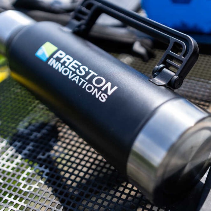 Preston 1.4L Stainless Steel Flask Close Up 4