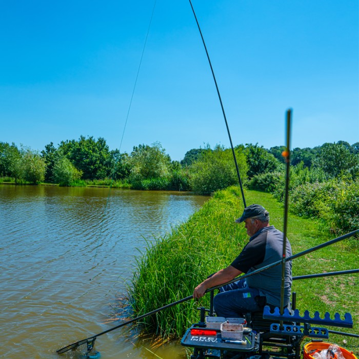 Preston Edge Monster 10m Margin Pole in Use 1 4