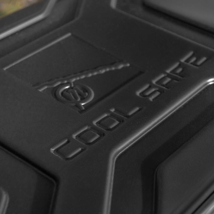 Preston Hardcase Cool Safe Close Up 3