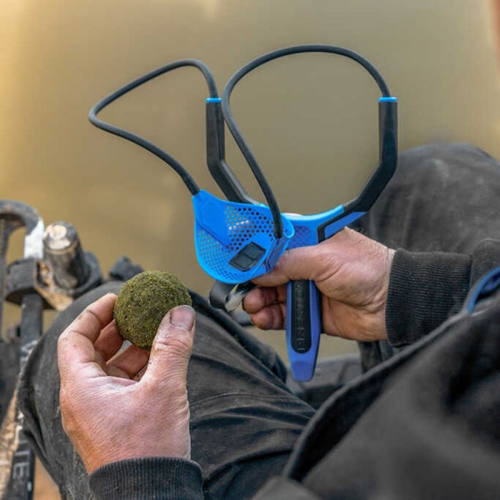 Preston Groundbait Fishing Catapult In Use 4