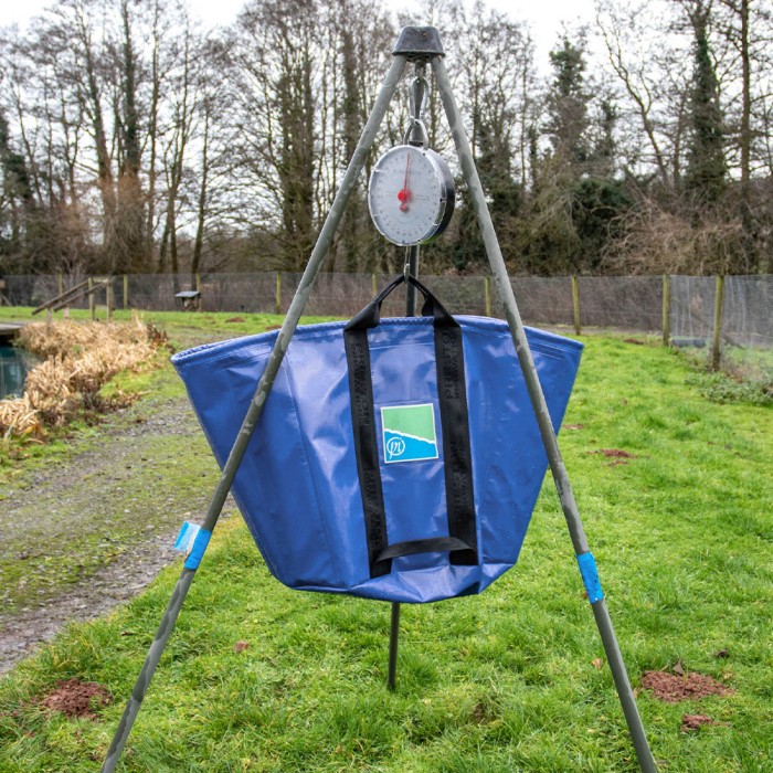 Preston Heavy Duty Fishing Weigh Bag In Use 4