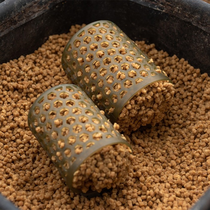 Preston ICS Bait Up Fishing Feeder In Use 1