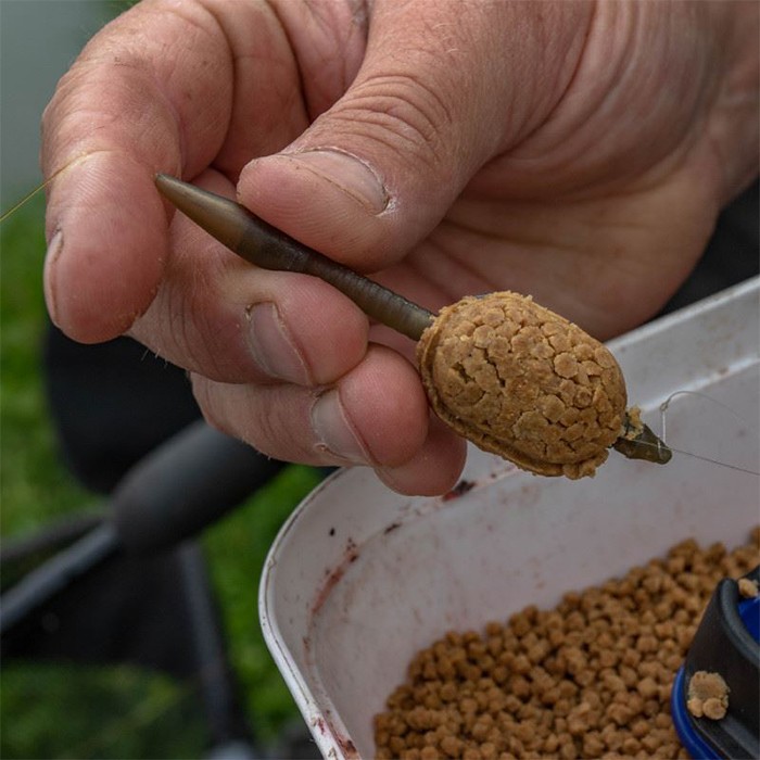 Preston ICS In-Line Dura Flat Mini Method Fishing Feeder In Use 1