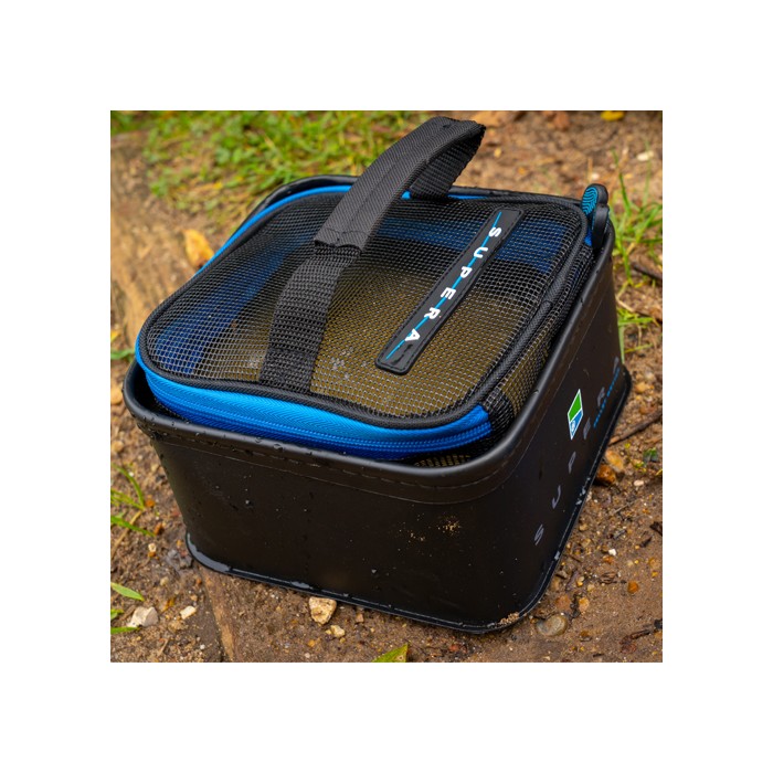 Preston Supera Fishing Pellet Wetter In Use 2