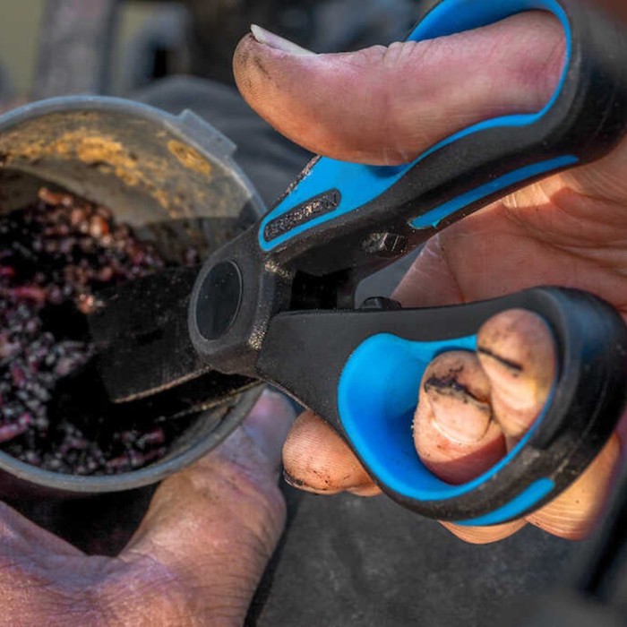 Preston Worm Fishing Scissors In Use 1