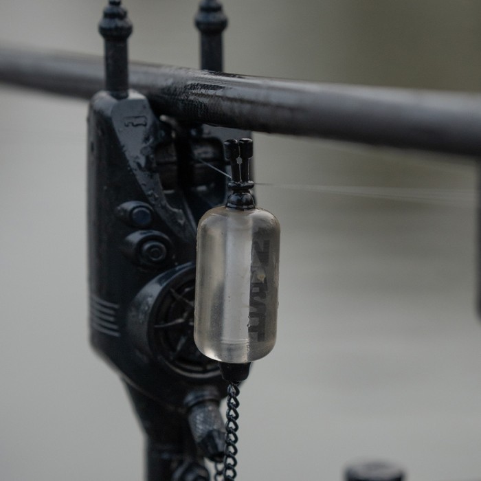 Nash Siren R4 2-Rod Fishing Bite Alarm Presentation Set In Use 4