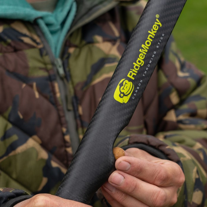 RidgeMonkey Carbon Throwing Stick Matte Edition In Use 5