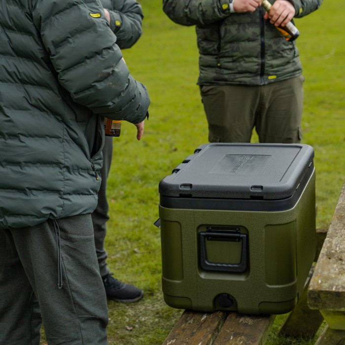 RidgeMonkey Compact CoolaBox 50L In Use 2