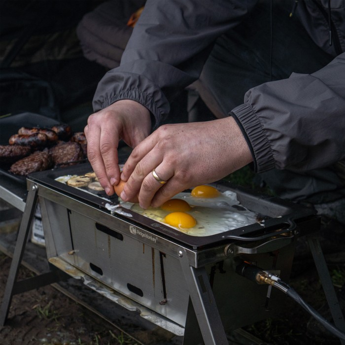 RidgeMonkey Grilla Fishing BBQ Hotplate In Use 2