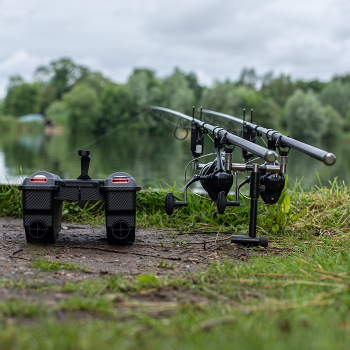RidgeMonkey Hunter 750 Bait Boat In Use 9
