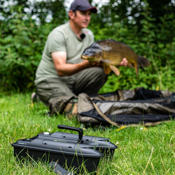 RidgeMonkey Hunter 750 Bait Boat In Use 8