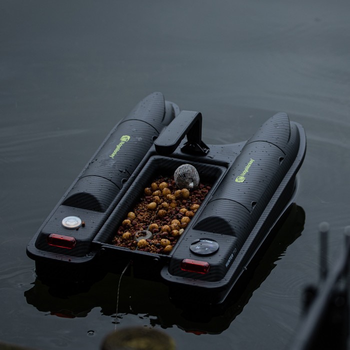 RidgeMonkey Hunter 750 Bait Boat In Use 1
