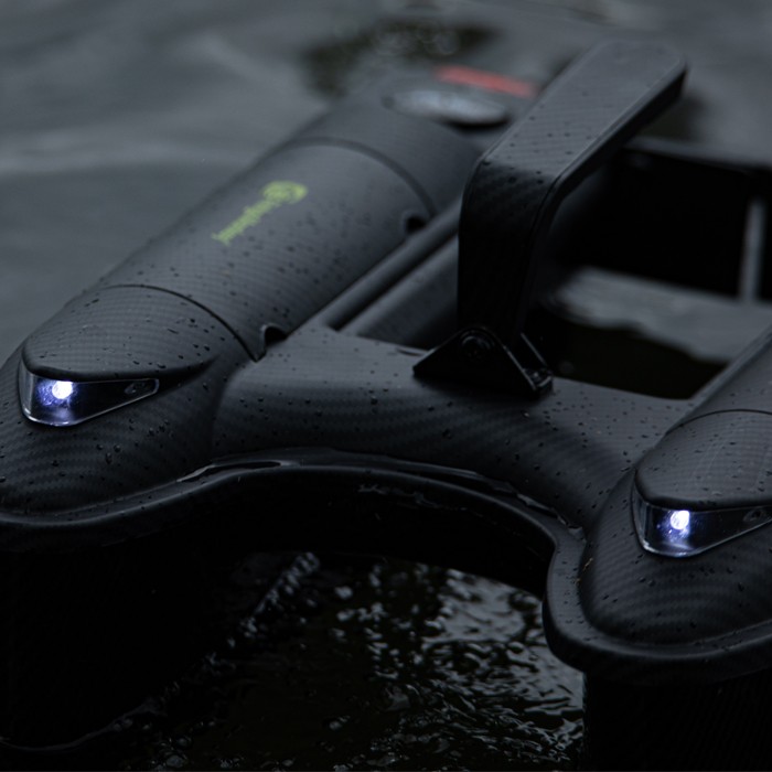 RidgeMonkey Hunter 750 Bait Boat In Use 7