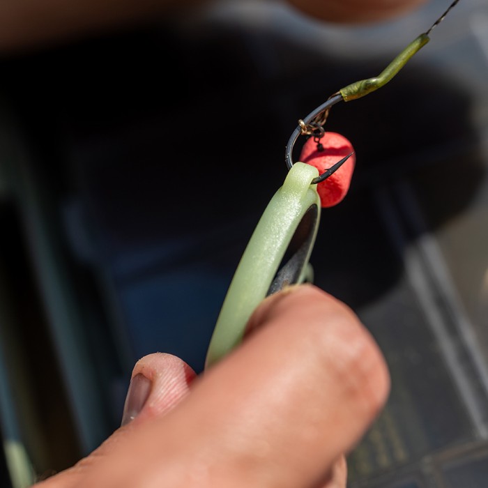 RidgeMonkey Nite Glo Strip 'n' Snip Scissors 5