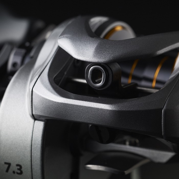 Savage Gear SG6 Baitcasting Fishing Reel Close Up 1