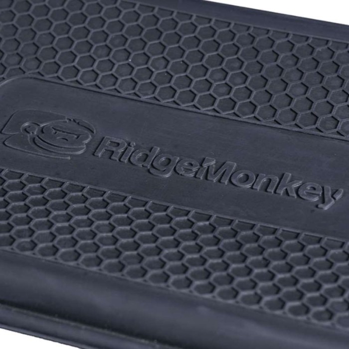 RidgeMonkey CoZee Hot Water Bottle Close Up 3