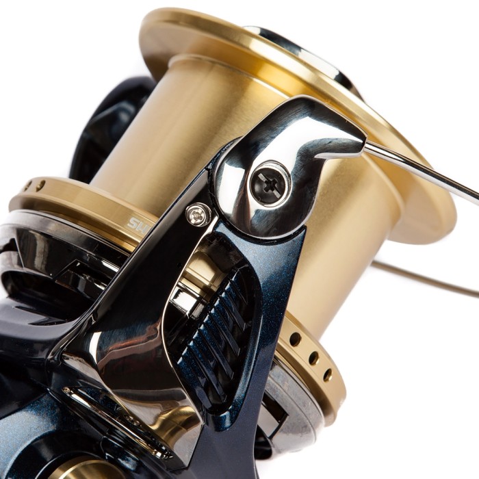 Shimano Bull's Eye 9120 Fixed Spool Reel Angled Close Up