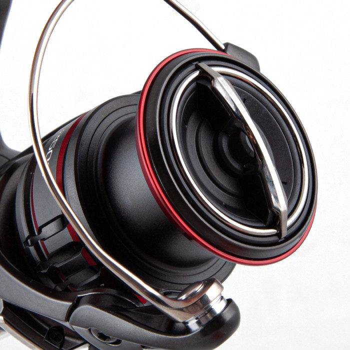 Shimano Vanford F Spinning Reel Close Up  4