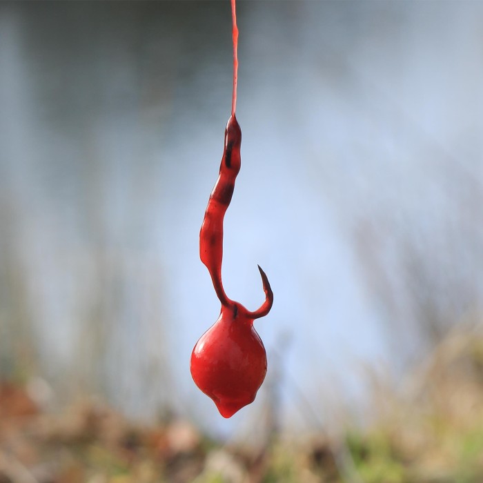 Solar Max Attrax Red Herring Liquid 200ml In Use