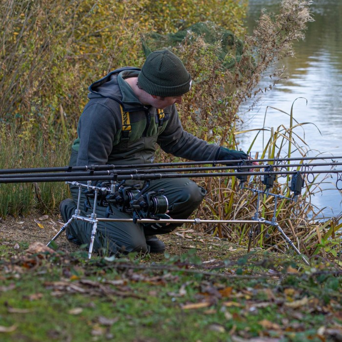 Solar P1 Worldwide Pod Kit Inc 3 Rod Buzz Bars & Mini Back Rests In Use 6