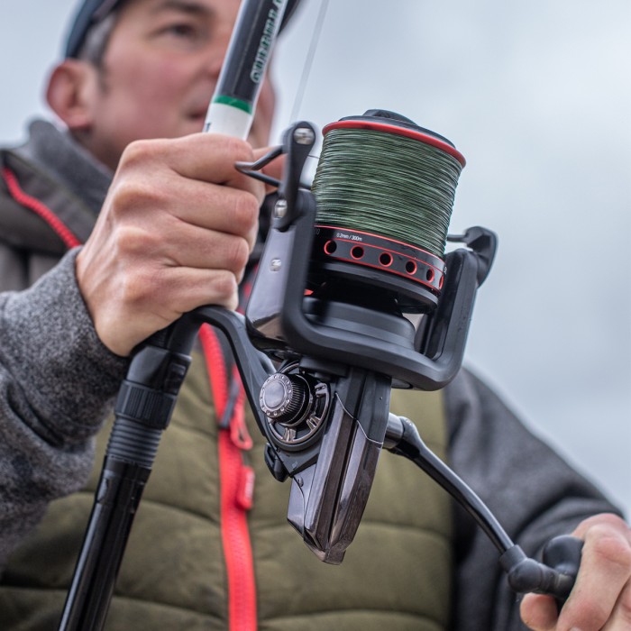 Sonik AVX 10000 Surf Reel Lifestyle  2