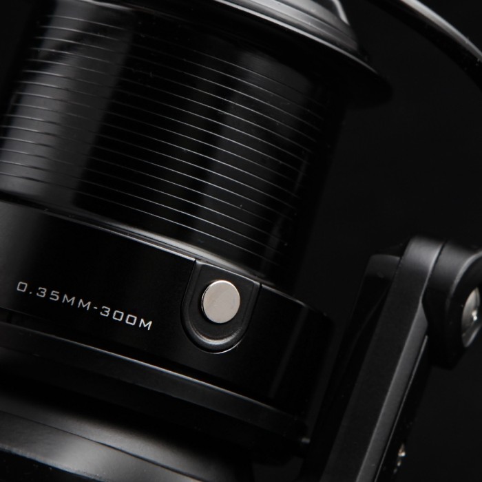 Sonik Tournos 8000 Big Pit Reel Close Up 8