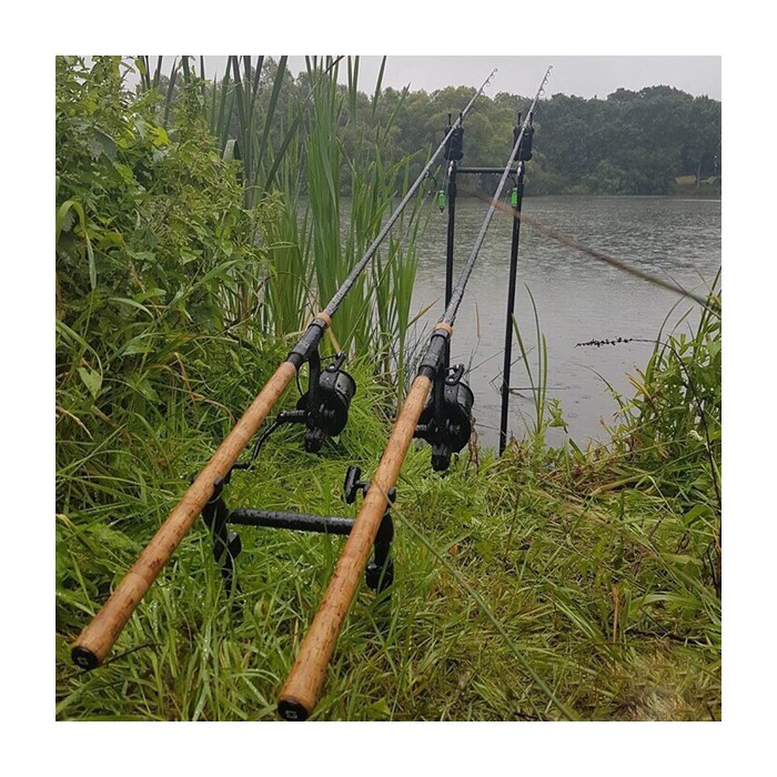 Sonik Xtractor Carp Fishing Rods Cork Handle In Use