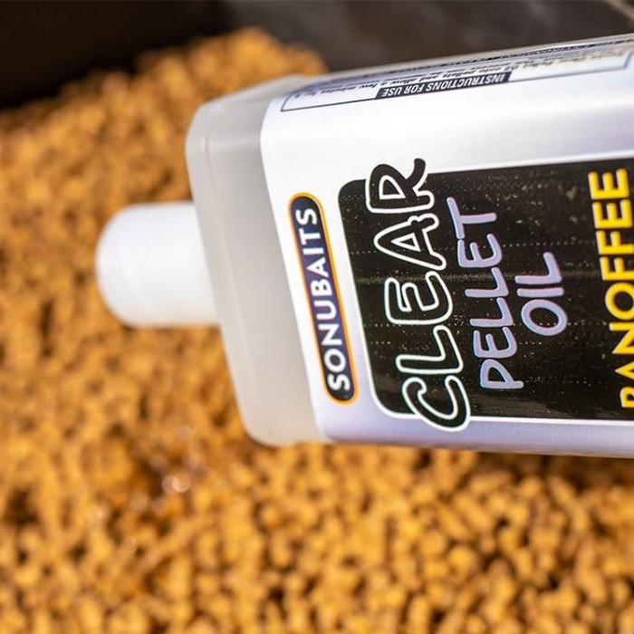 Sonubaits Clear Pellet Fishing Oil In Use 1